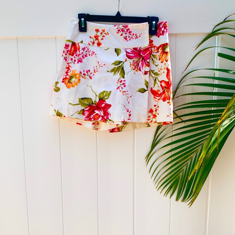 Caché Spring White Floral Skort